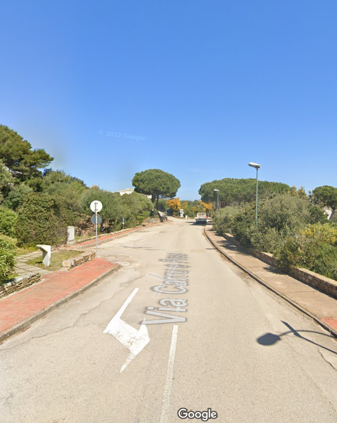 capo schiera di 4 unità residenziali con cortile/giardino; identificato in NCEU F.3