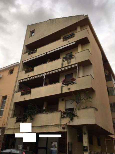 appartamento residenziale al p.1°di un fabbr.condominiale:soggiorno–ang.cottura