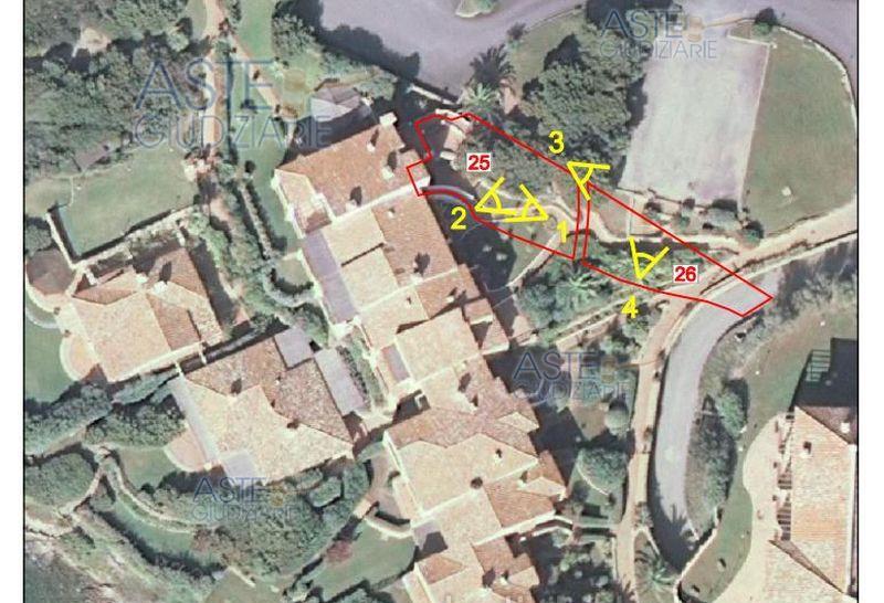 distinta al CF al F. 5 M. 1230 sub. 34.  facente parte del parco giardino del Complesso Cala del Faro. Spese condominiali non versate fino al 2020 € 2.216